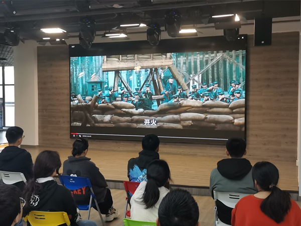 03.观看现场.jpg