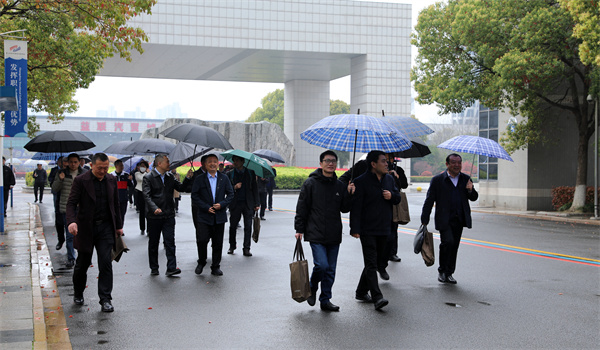 13-校园参观.jpg