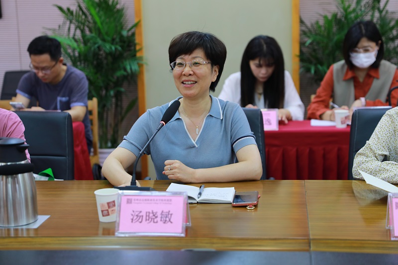 3 汤晓敏副校长分享学校发展情况.JPG