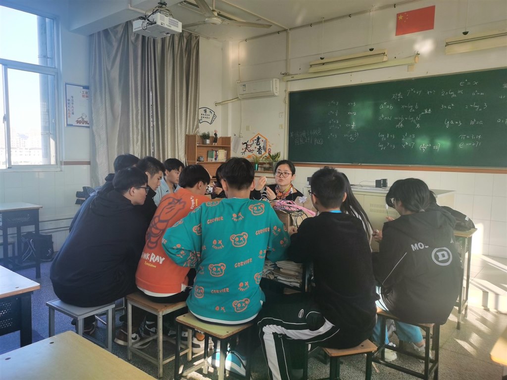 手工花艺社（汽车 许颖）.jpg
