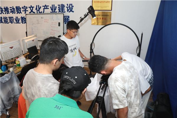 数字文化产业学院学生实践掠影3_副本.jpg