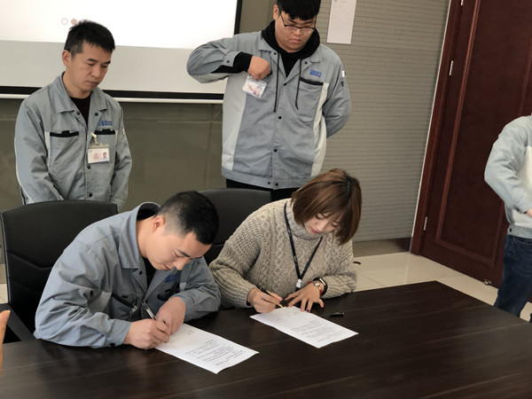新型学徒制签订仪式.jpg