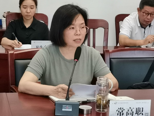 3 王晓露科长做专题分享.jpg