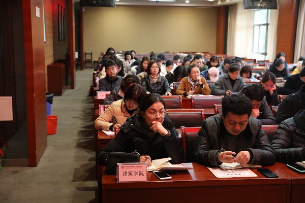 7 全体教师认真听讲.JPG