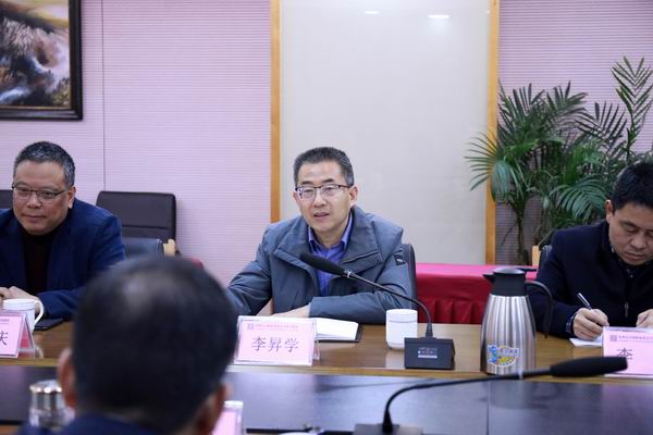 2 李昇学校长讲话.JPG