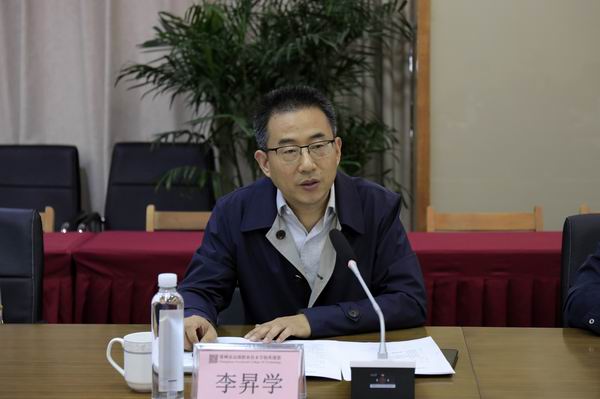4、武进区教育局副局长李昇学致欢迎词.JPG