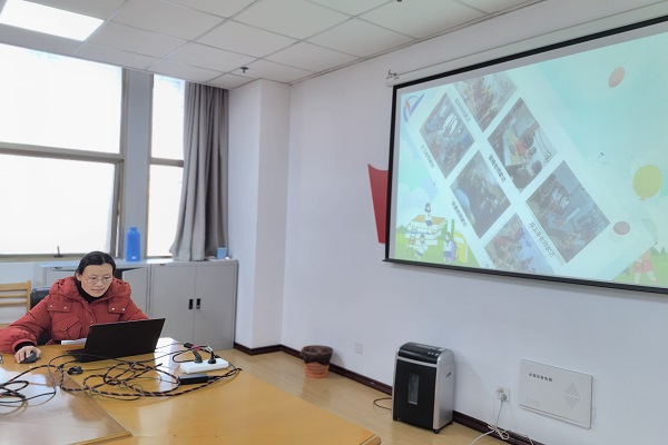 区名班主任工作室领衔人方大芳老师交流.jpg