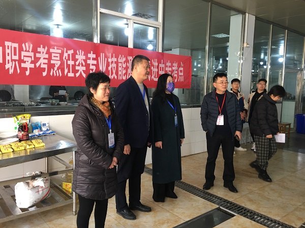 1. 胡洁所长指导工作 - 副本.JPG