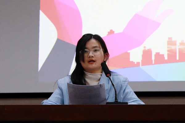 获奖代表发言.jpg