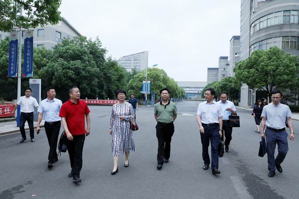 1、参观校园.JPG