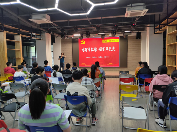 01.王险峰老师作开场白_副本.jpg