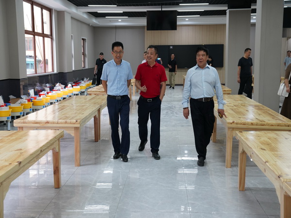 8调研泥巴烧制坊_调整大小.JPG