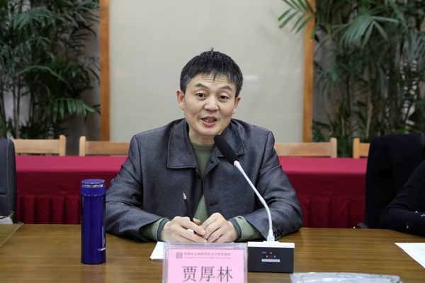 2专家组组长贾厚林安排视导日程.JPG