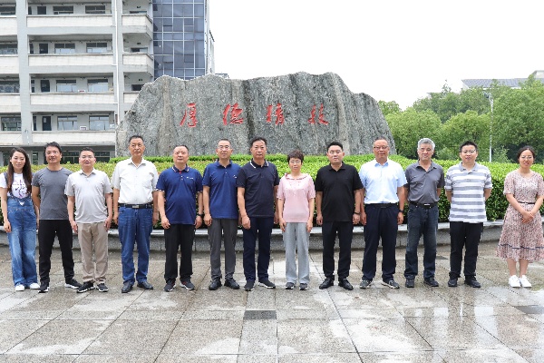 合影.jpg