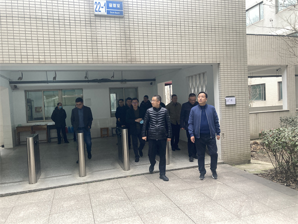 查看宿舍_副本.jpg