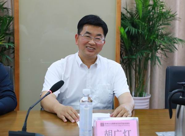 03、阜宁中专学生处主任胡广灯讲话.JPG