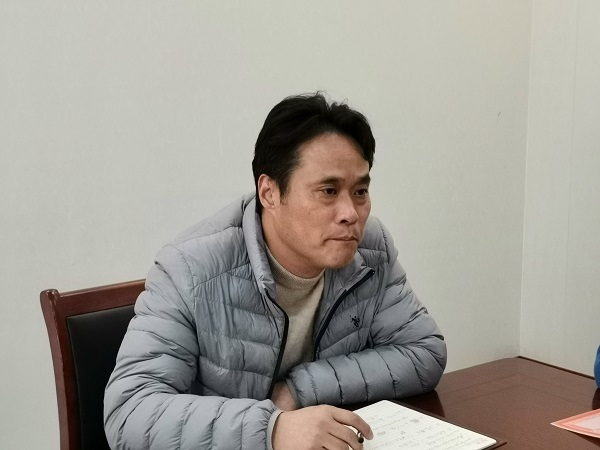 1 张洪江组长主持会议并讲话.jpg