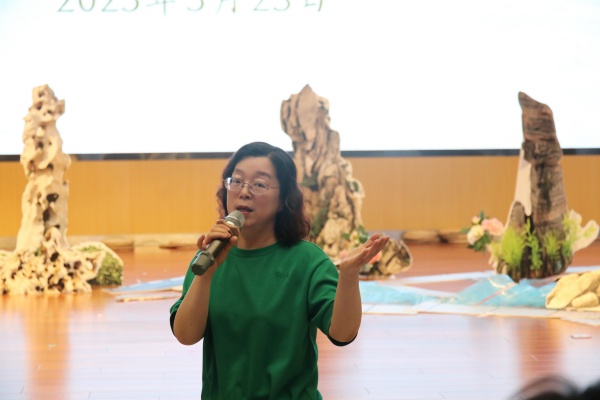 周文雅校长.JPG