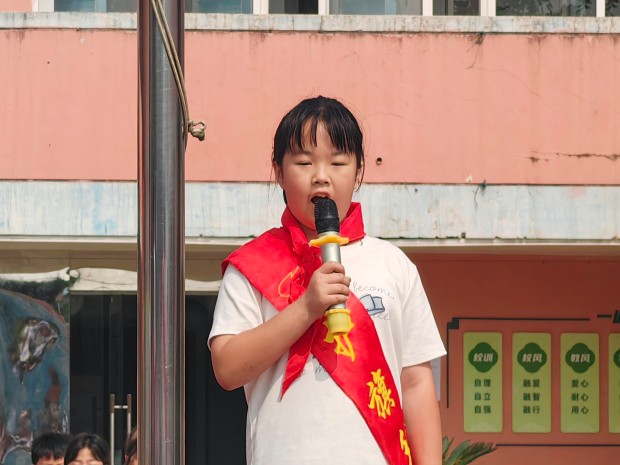 护旗手徐贤姝.jpg