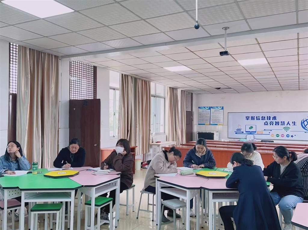 70b4552c5885b9b2768852606ea51b3.jpg 70b4552c5885b9b2768852606ea51b3.jpg