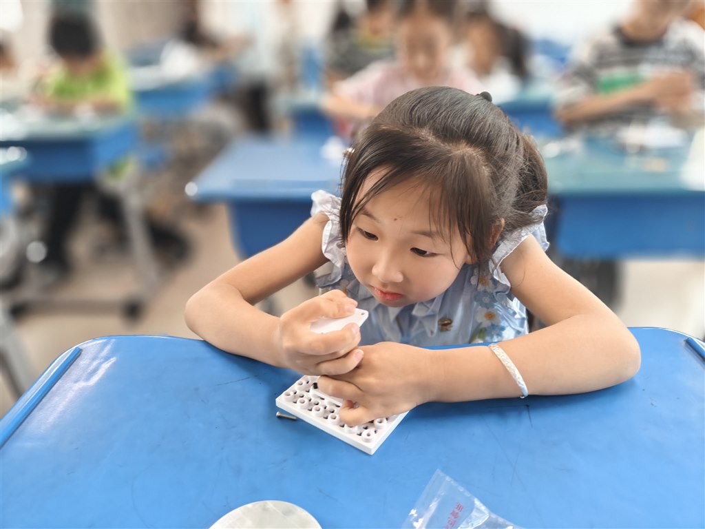 科学实验2.jpg