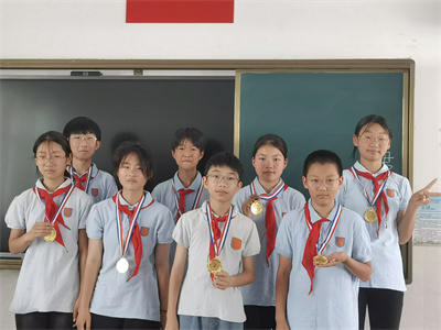 cedac061b684a9044c7252ee4b5307a.jpg