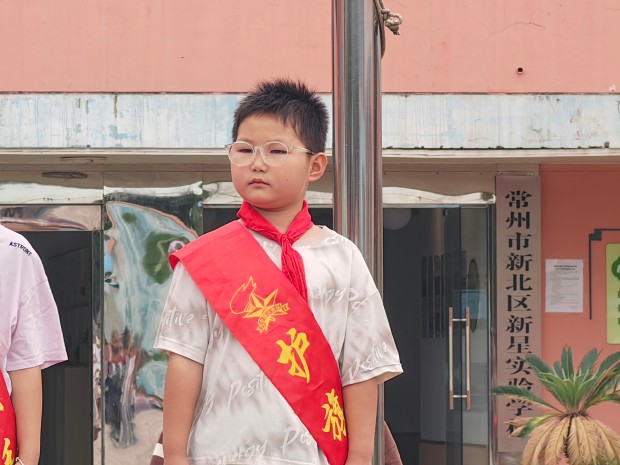 护旗手张静杰.jpg
