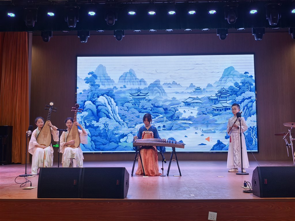 青花瓷.jpg 青花瓷.jpg