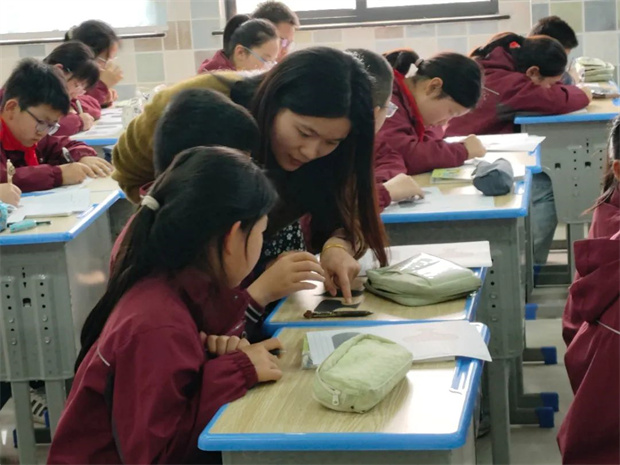 王兰兰.jpg 王兰兰.jpg