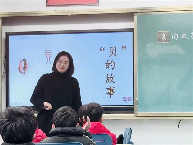 吕丹.jpg 吕丹.jpg