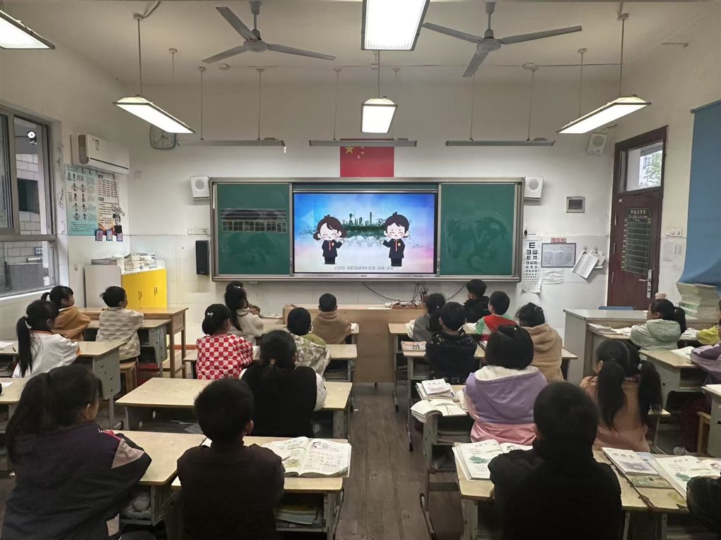 12.3宪法宣传.jpg