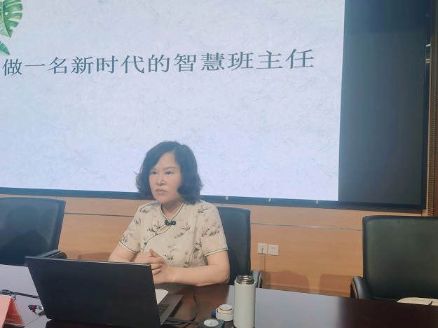房宏 - 副本.jpg