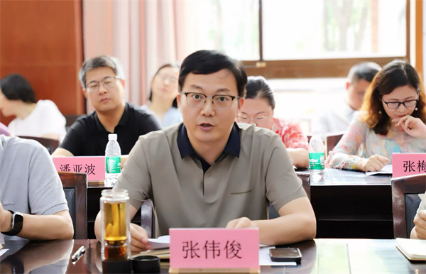 2张伟俊校长.jpg