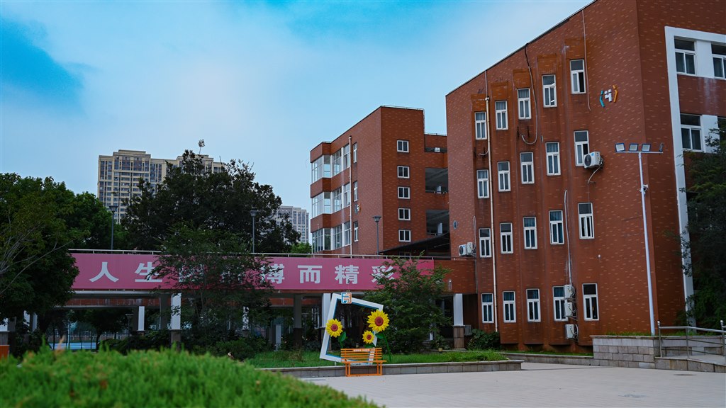D15120BE3B776D6966E63E150EFF4CE3.jpg