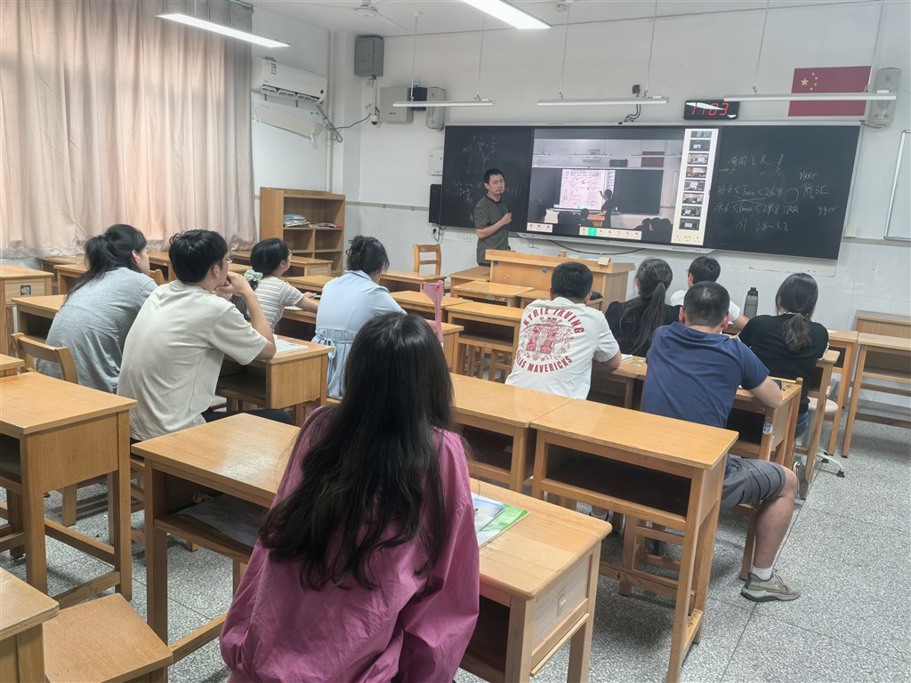 评课3.JPG 评课3.JPG