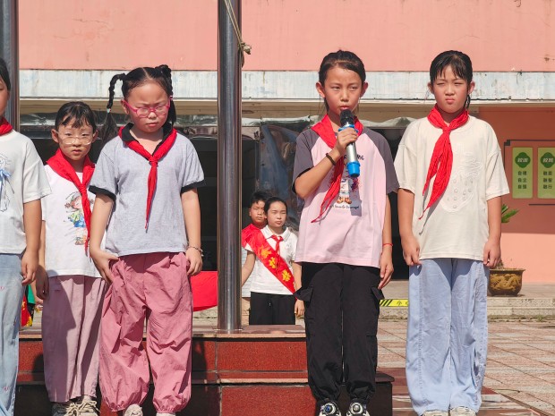 杨欣怡.jpg