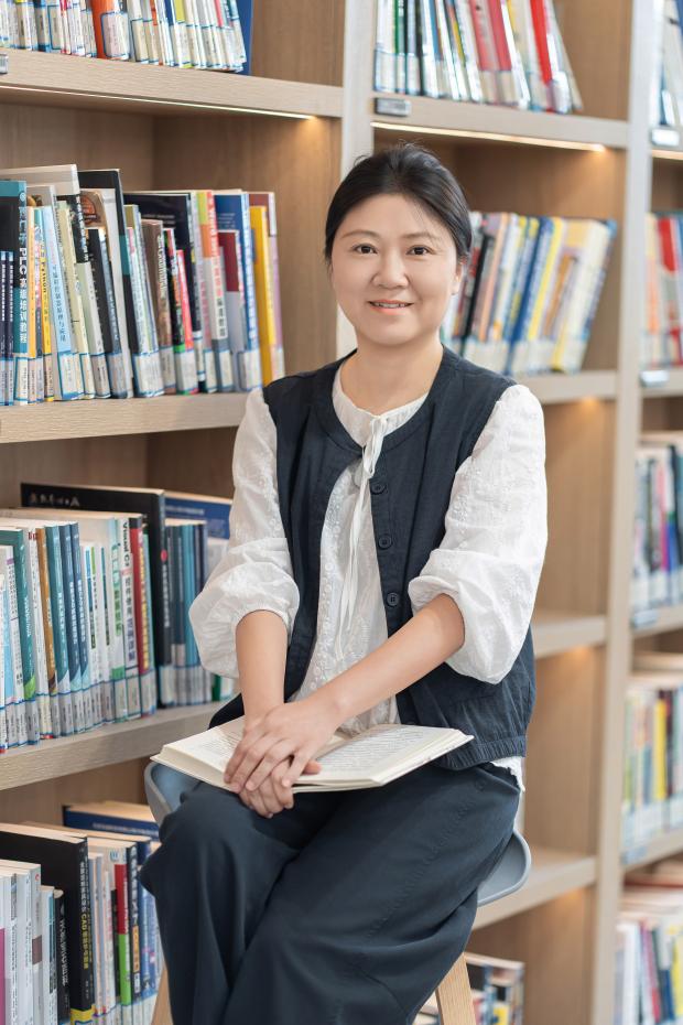 高虹.jpg 高虹.jpg