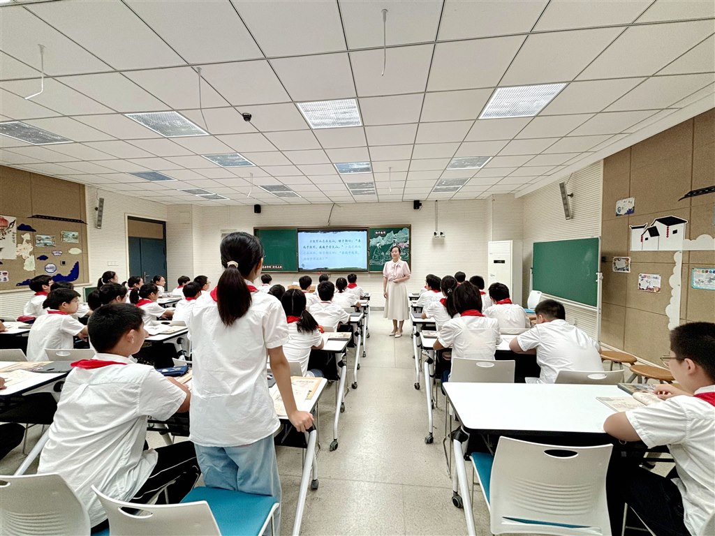 微信图片_20250929105931_25_2.jpg 微信图片_20250929105931_25_2.jpg