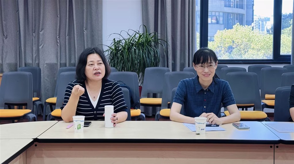 F9B06F0661185674B092E94BC40A553A.jpg F9B06F0661185674B092E94BC40A553A.jpg