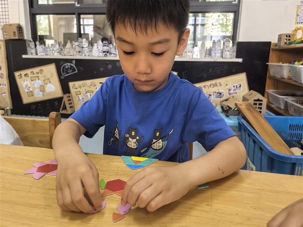 拼图2.jpg 拼图2.jpg