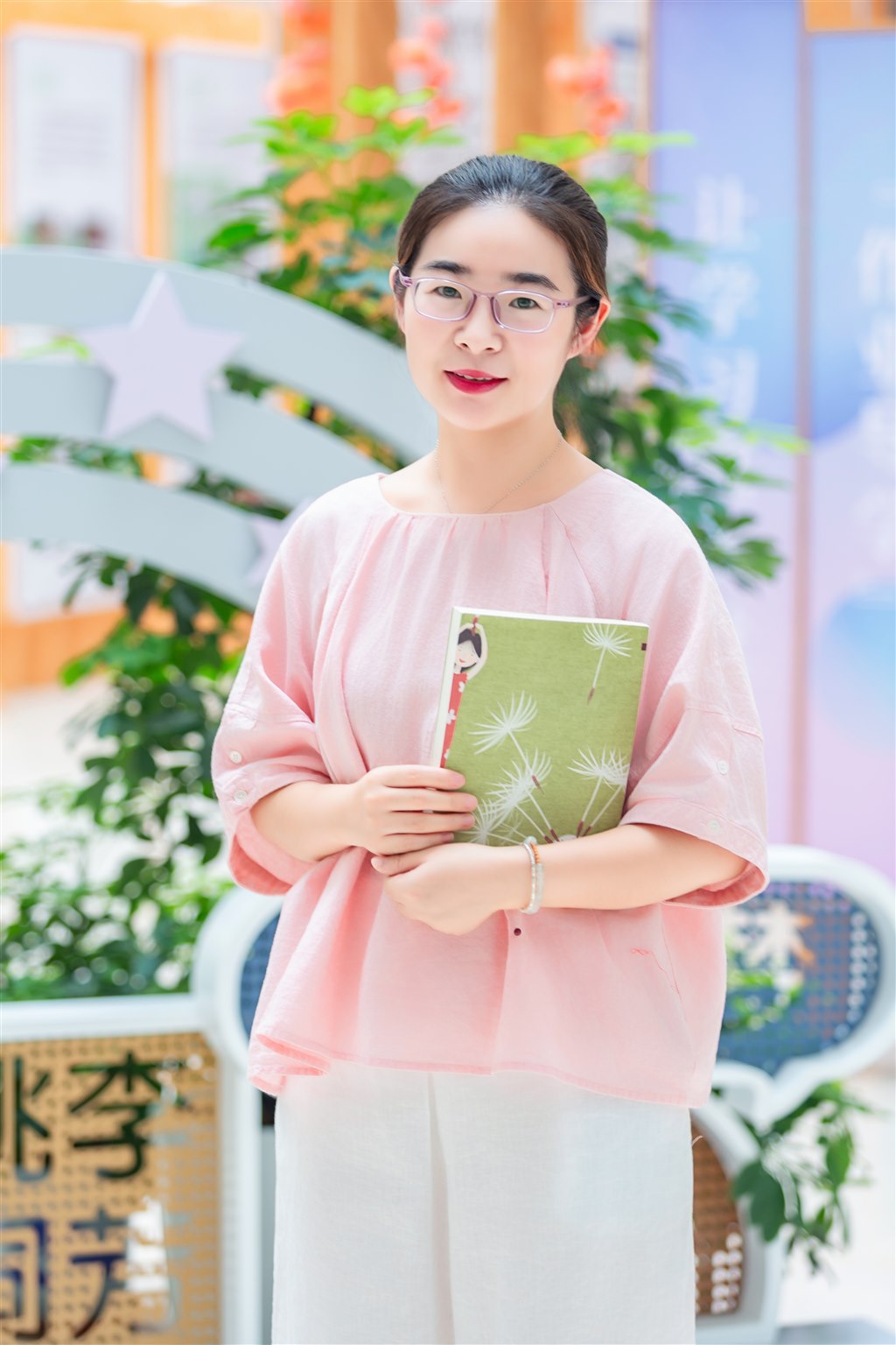 4吕万霞.jpg 4吕万霞.jpg