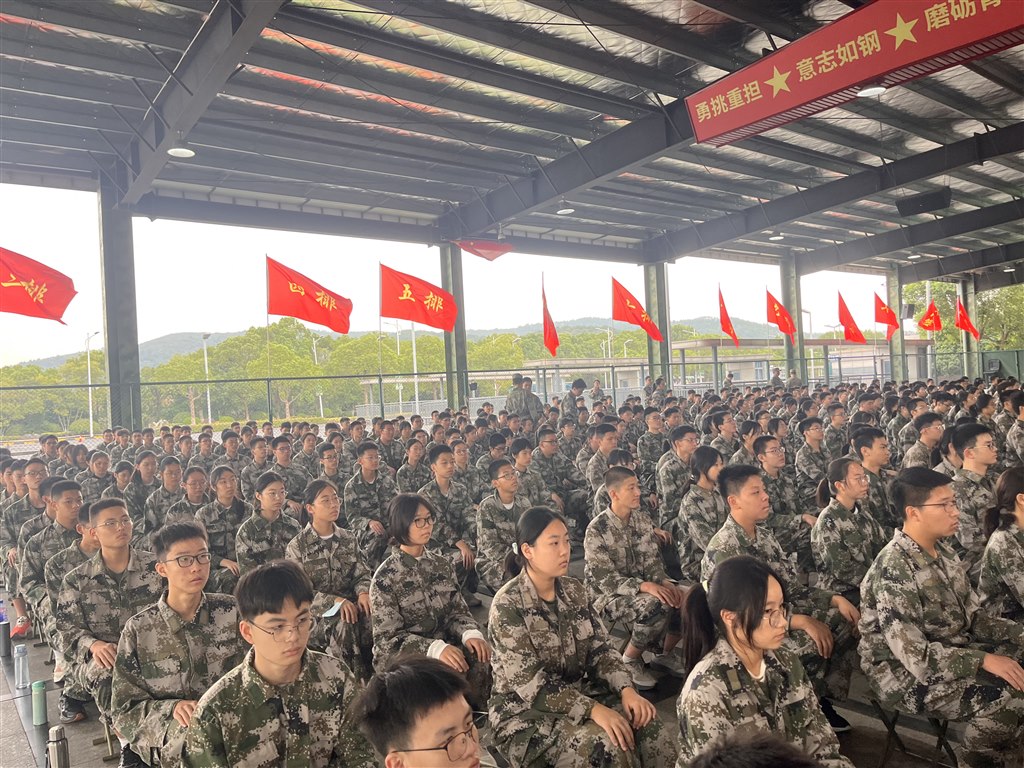 军训3.jpg 军训3.jpg