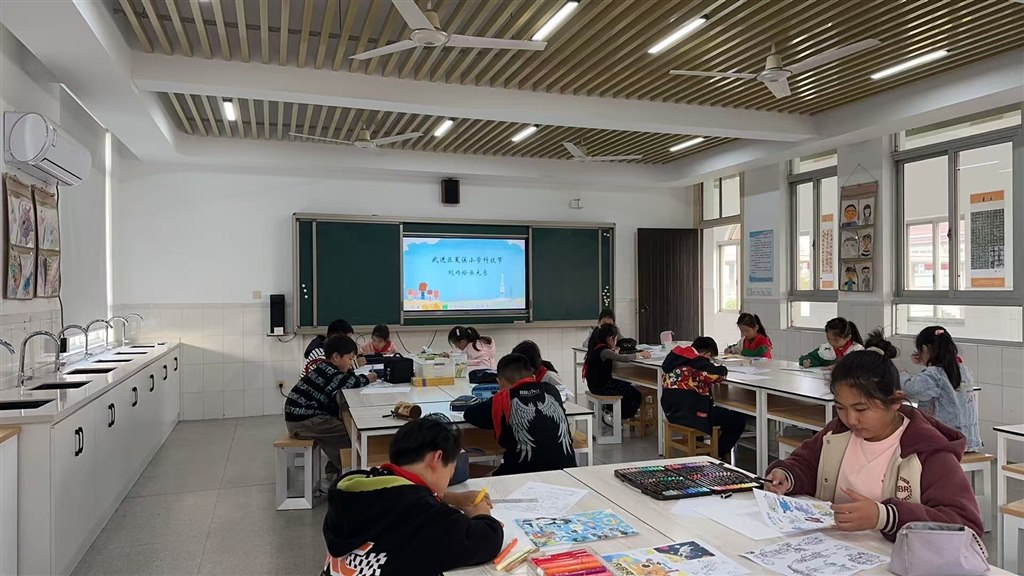 科幻画2.jpg 科幻画2.jpg