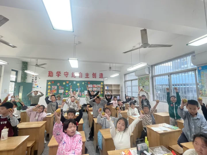 班级集体照.png 班级集体照.png