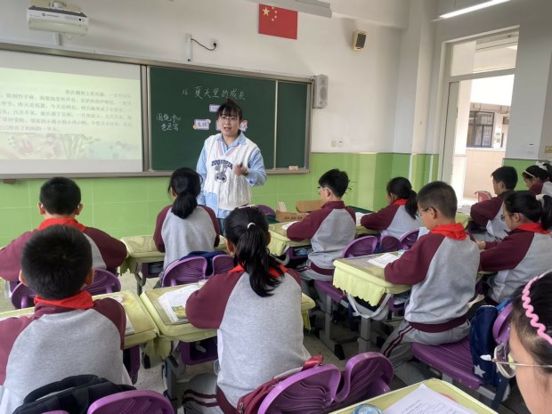 陶玲玲《夏天里的成长》.jpg 陶玲玲《夏天里的成长》.jpg