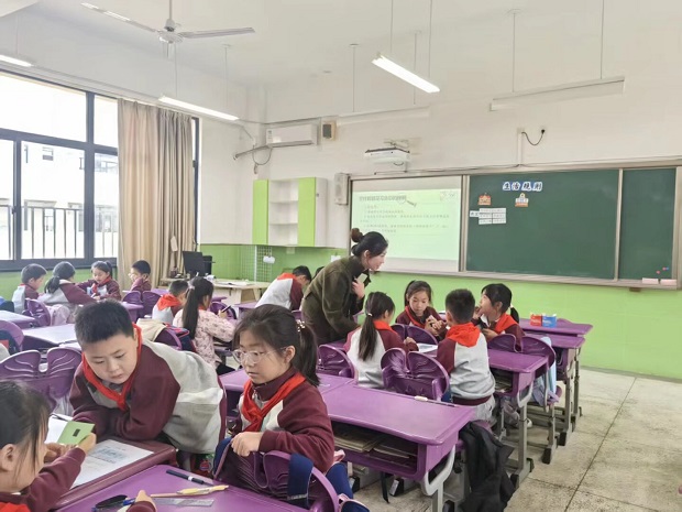 道德与法治钱丽媛《生活离不开规则》.jpeg 道德与法治钱丽媛《生活离不开规则》.jpeg