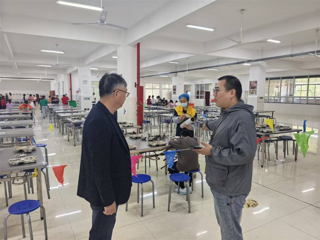 现场汇报.jpg 现场汇报.jpg