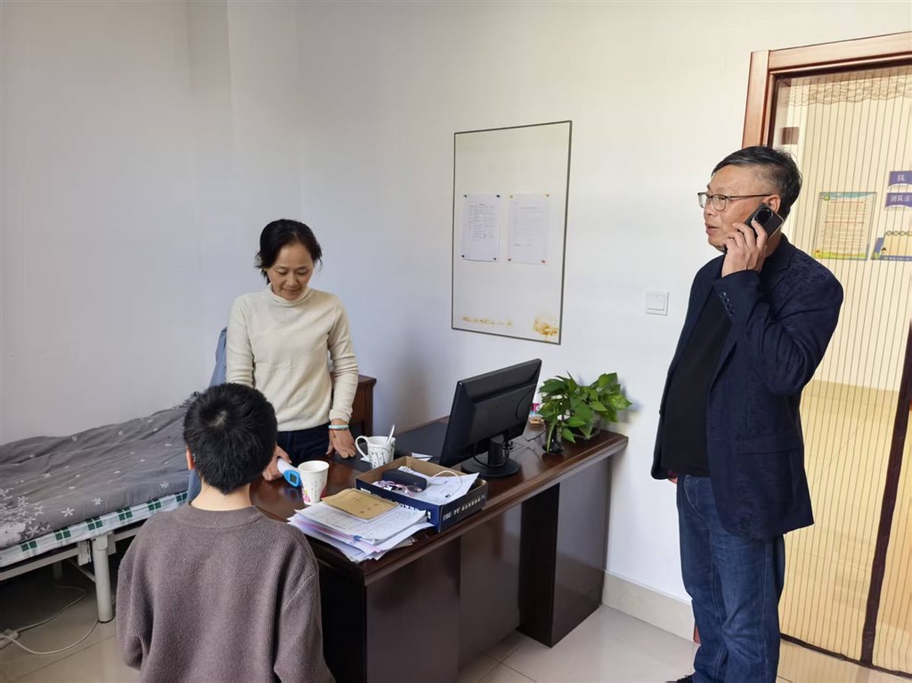 汇报教育局.jpg 汇报教育局.jpg