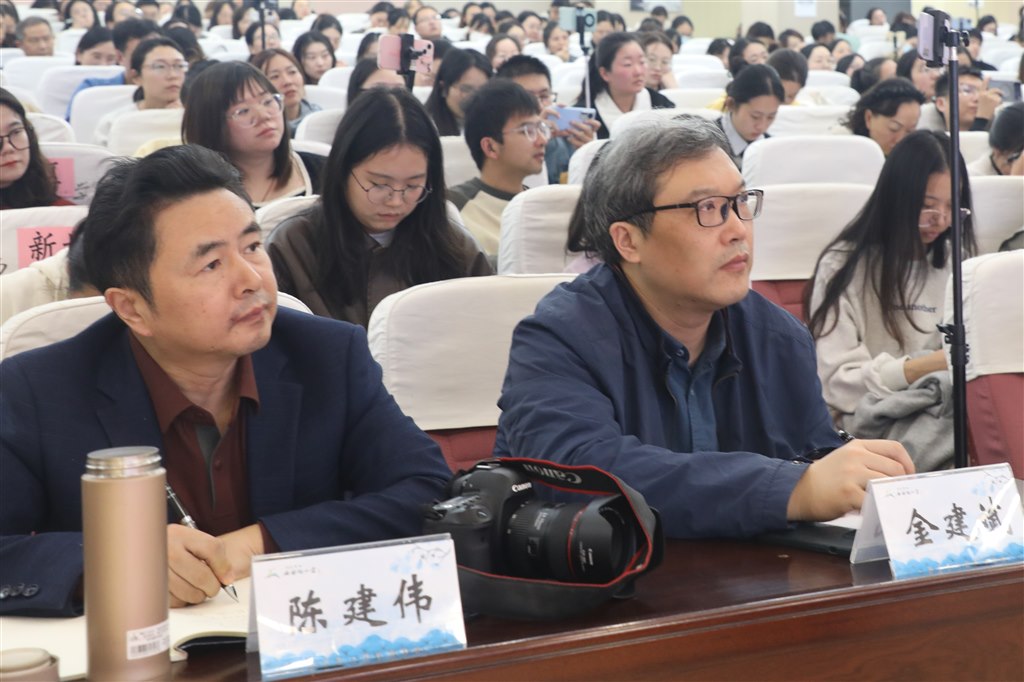 B6 专家特写4.jpg