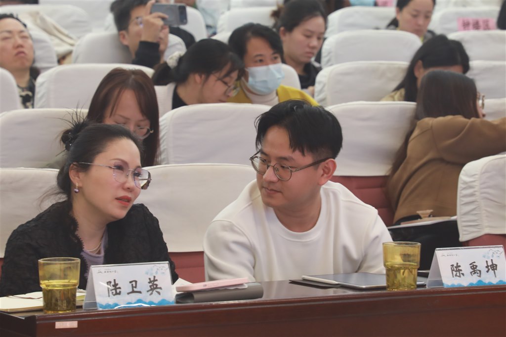 B4 专家特写2.jpg